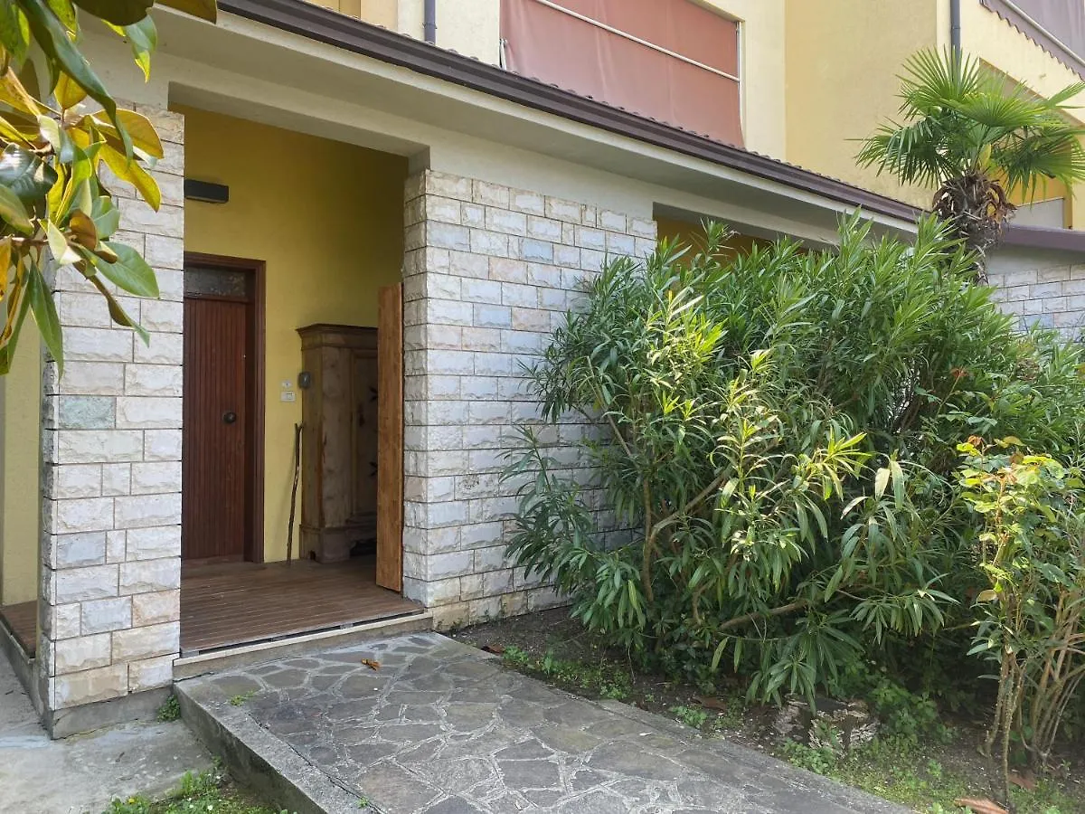 Apartment Flat In Garden Residence Resort, Malcesine, Italy