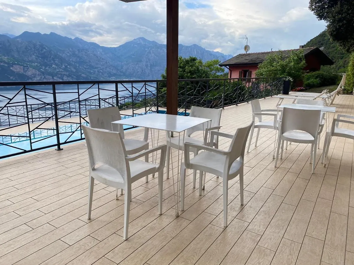 Flat In Garden Residence Resort, Malcesine, Italy Italy