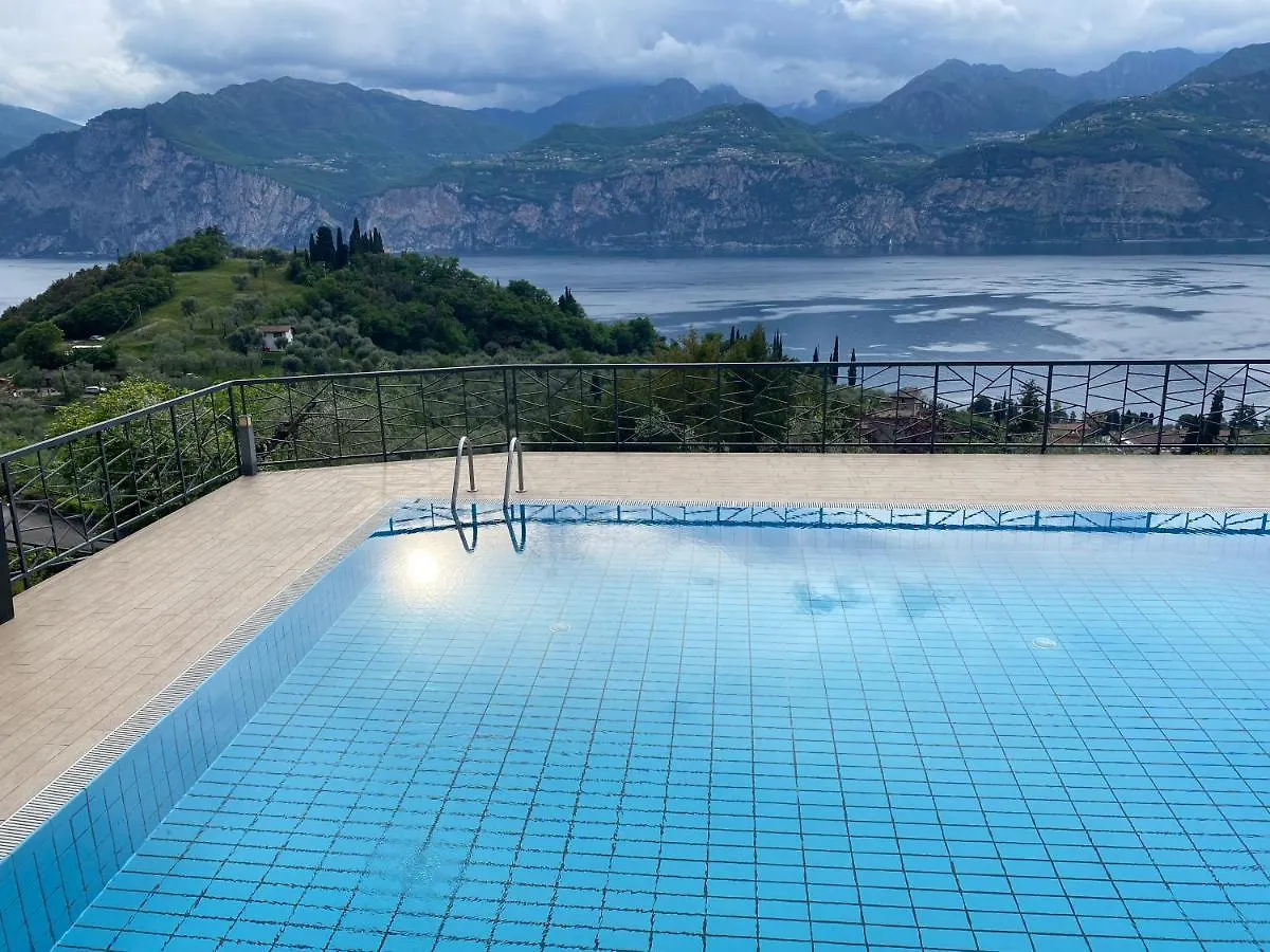 Flat In Garden Residence Resort, Malcesine, Italy Apartment